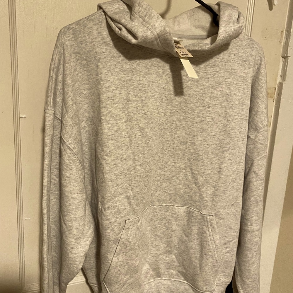 BRAND NEW NEVER WORN PINK SWEATSHIRT